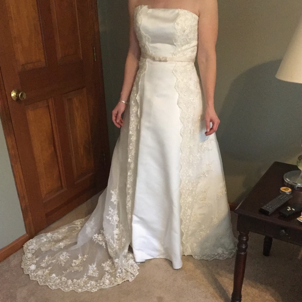 Strapless ivory wedding dress